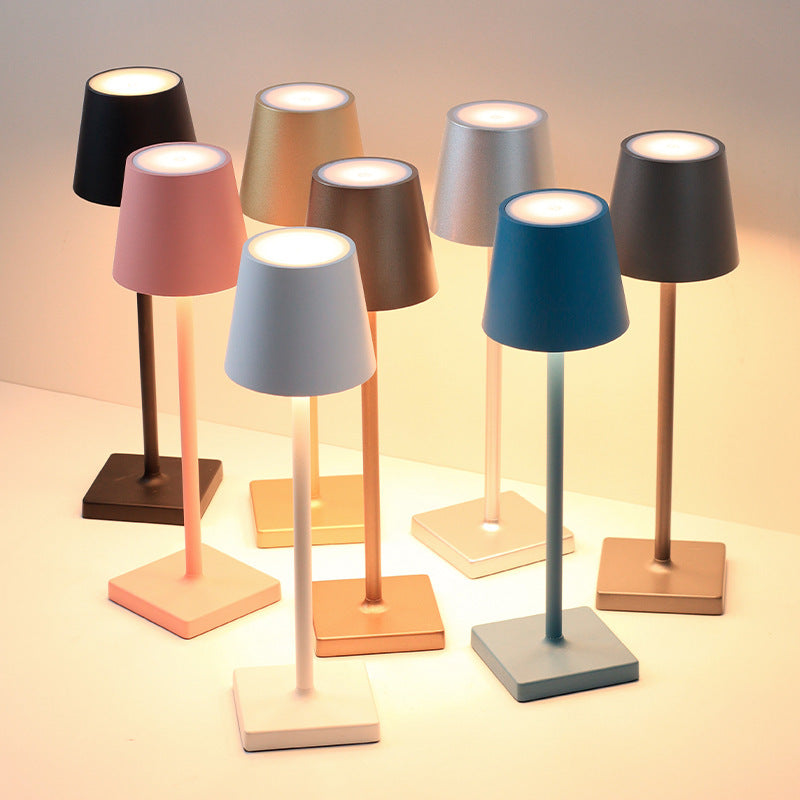 Versylo - Aluminum LED Rechargeable Table Lamp – Modern and Versatile Lighting